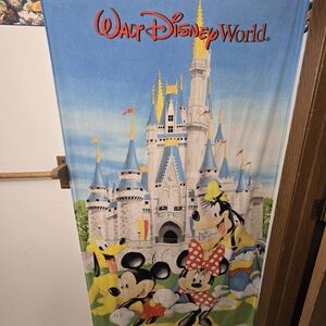 WALT DISNEY WORLD BEACH TOWEL MICKEY MINNIE DONALD GOOFY PLUTO DONALD DUCK !!!!